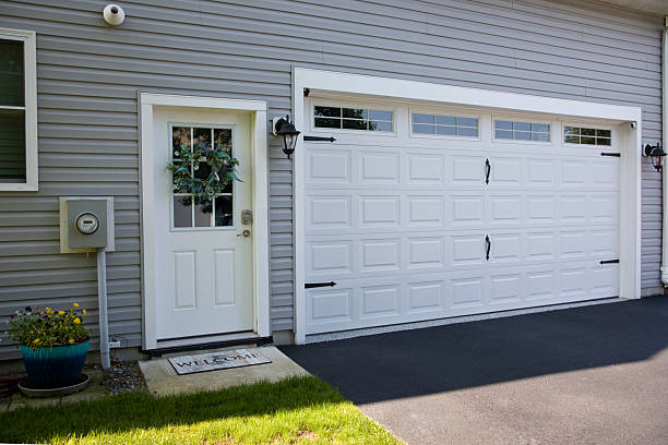 24/7 Emergency Garage Door Panel Replacement experts in Cass City, MI